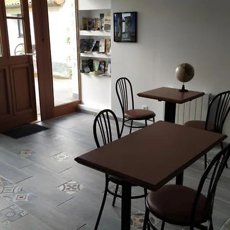 Entre Terre Et Le Bois *