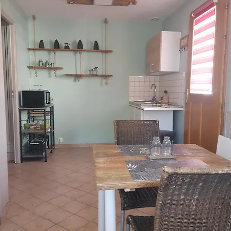 Entre Terre Et Le Bois